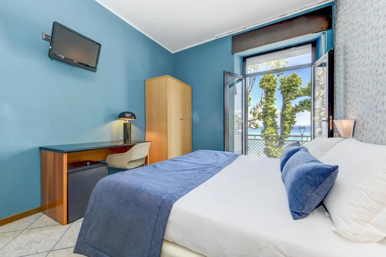 Hotel Aurora Desenzano del Garda 3*,