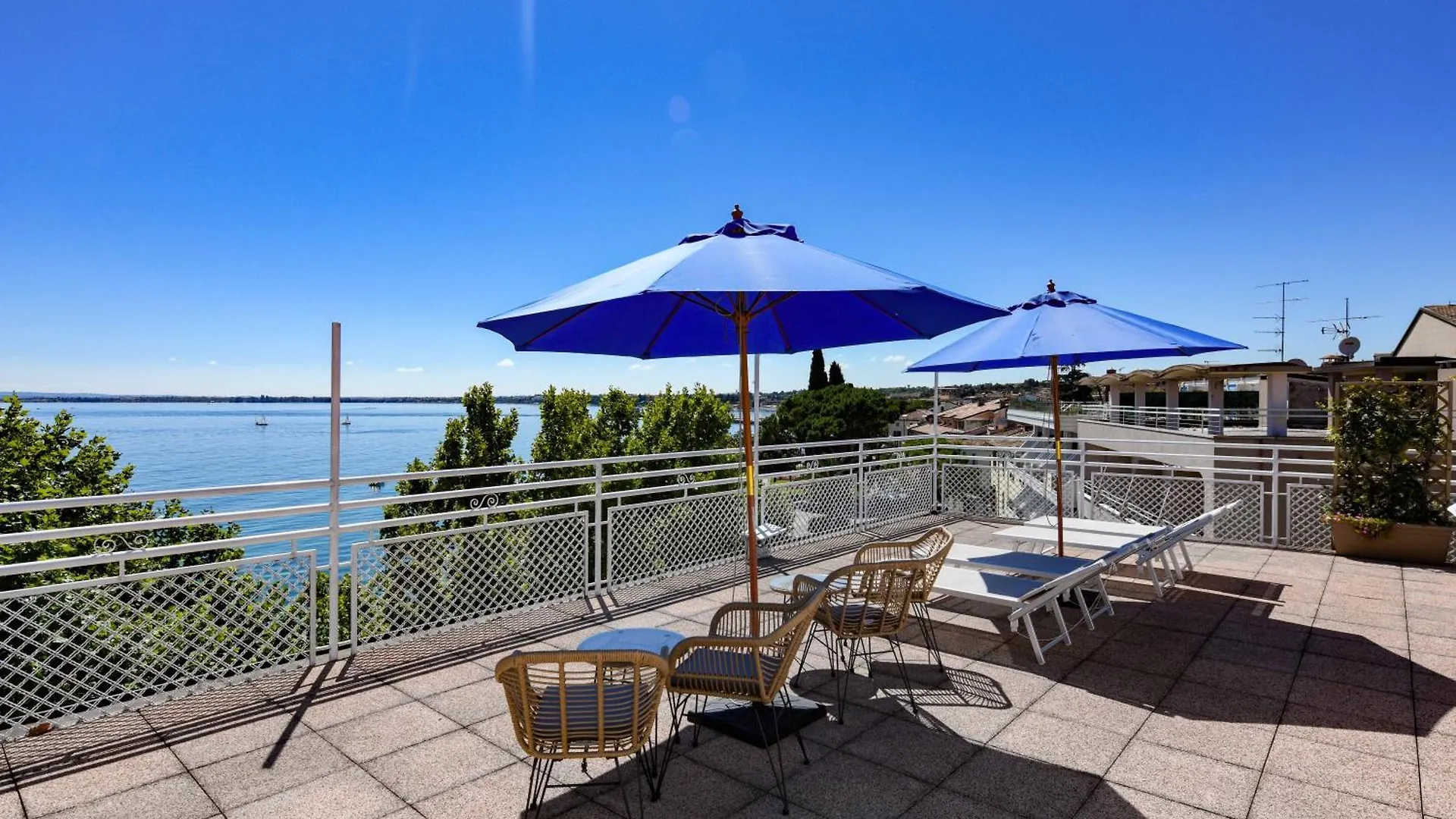 Hotel Aurora Desenzano del Garda Italië