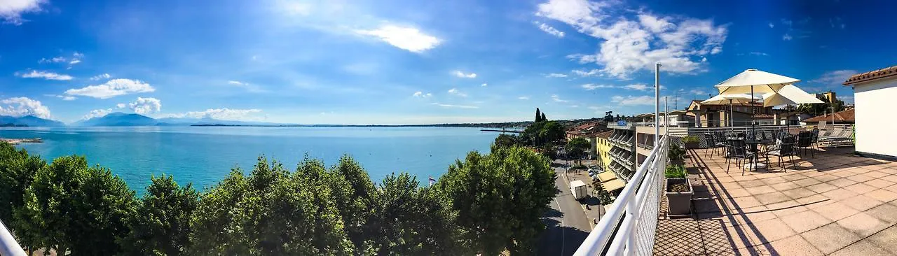 Hotel Aurora Desenzano del Garda 3*,