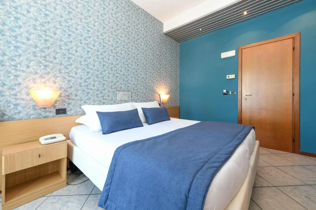 Hotel Aurora Desenzano del Garda 3*,